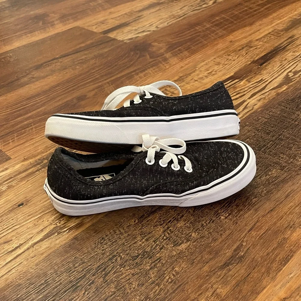 Vans | Authentic Classic Low Top Sneakers